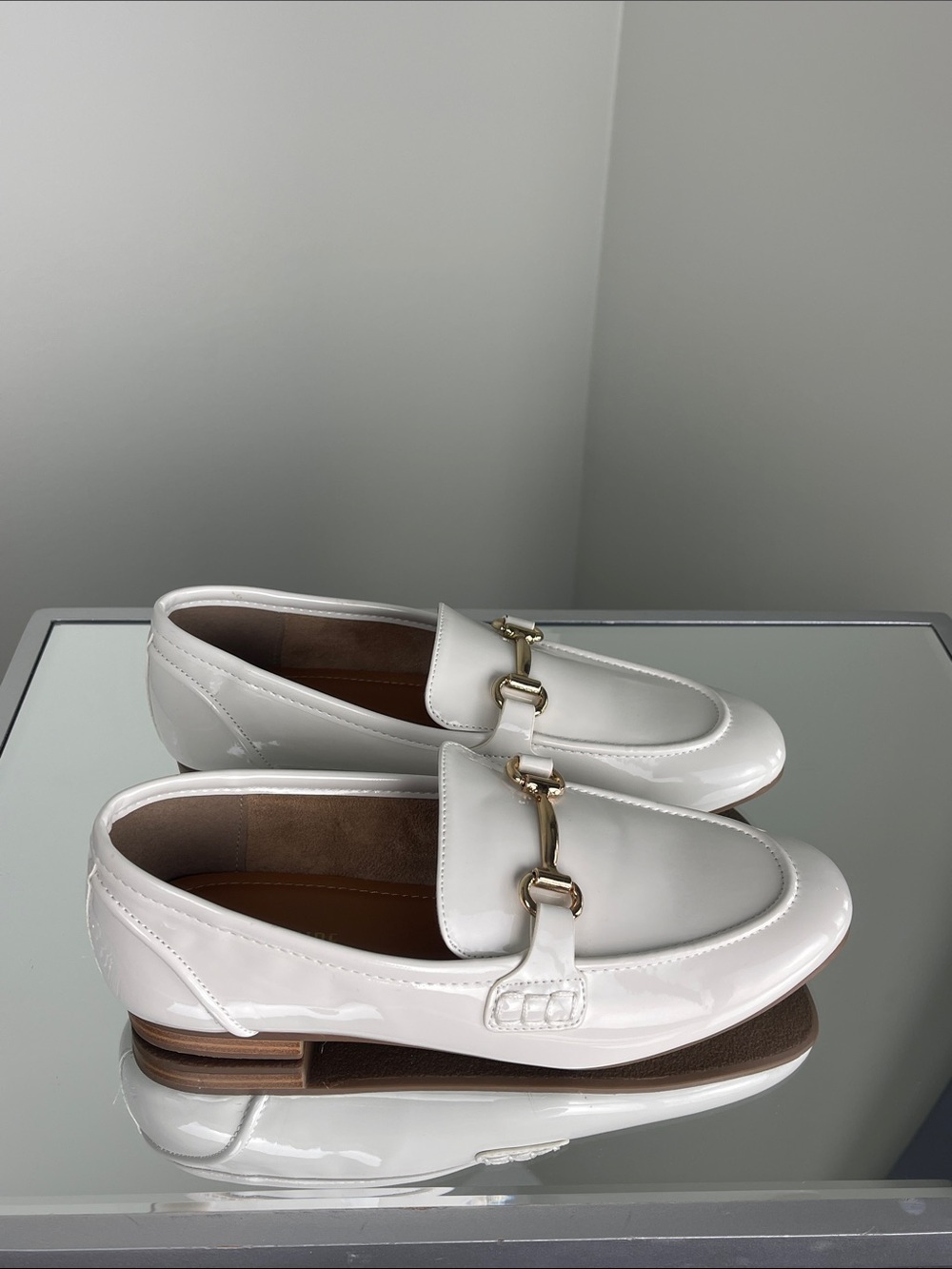 Cushionaire White/Cream Memory Foam Gold Hardware Loafers Ladies Size 8.5W